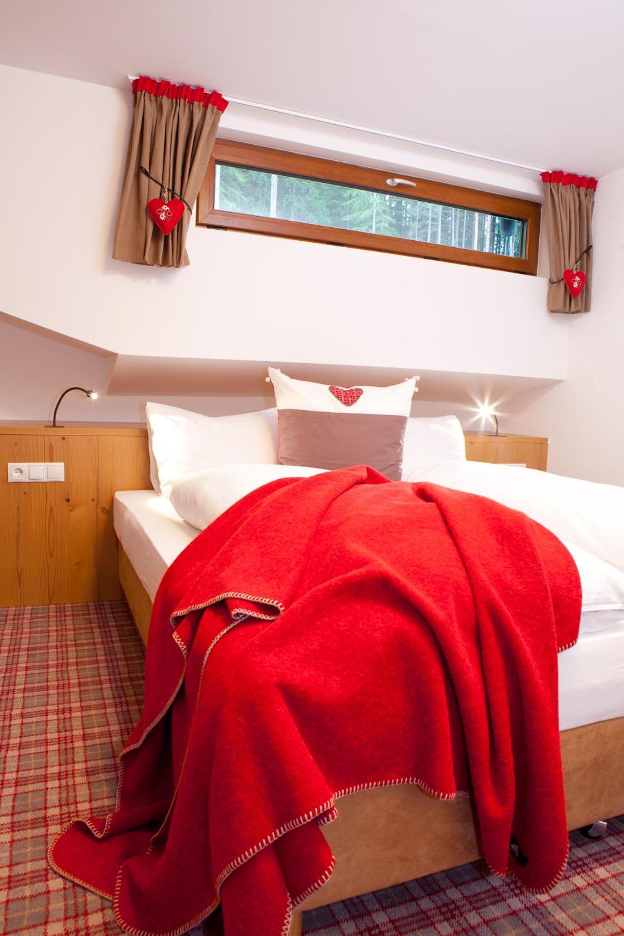 Zauchtaler Hof Hotel อัลเทนมาร์คท์ อิม พองเงา ภายนอก รูปภาพ